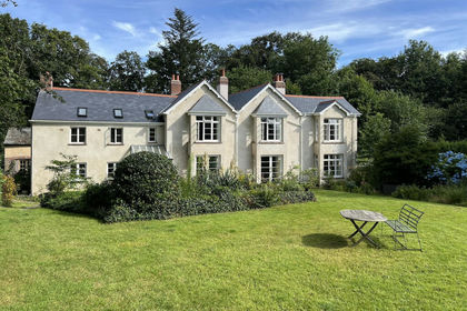 15.2 acres of Country Home for sale in Thornbury
