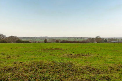 Land for sale in Lambourne