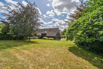 2 acres of Land for sale in Horton Kirby and South Darenth