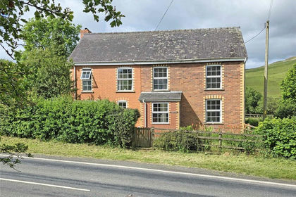 4.7 acres of House with Land for sale in Penybont