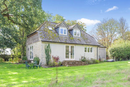 1.5 acres of House with Land for sale in Sedgehill and Semley