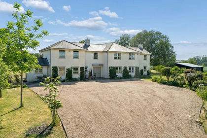 4.2 acres of House with Land for sale in Pyrton