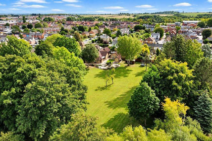 1.2 acres of House with Land for sale in Shefford