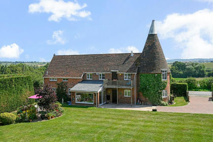 1.4 acres of House with Land for sale in Woodchurch