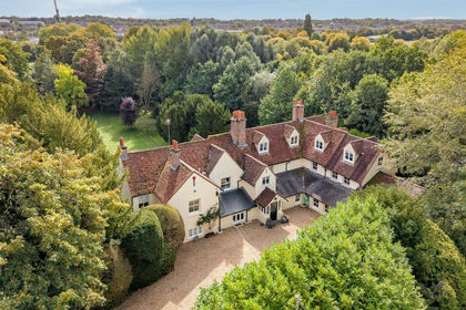 2.9 acres of House with Land for sale in Hertford