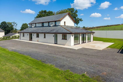 8 acres of House with Land for sale in Coldridge