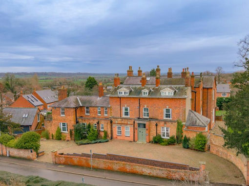1 acre of House with Land for sale in Husbands Bosworth