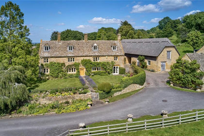 8 acres of Farmhouse for sale in Buckland