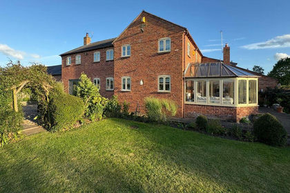 Barn Conversion for sale in Willington Worthenbury