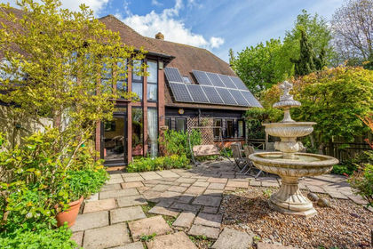 Barn Conversion for sale in Chawton