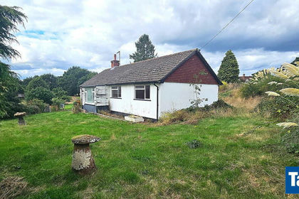 1.5 acres of Distressed property for sale in Kinver