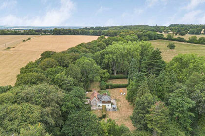 3 acres of Cottage for sale in Swyncombe