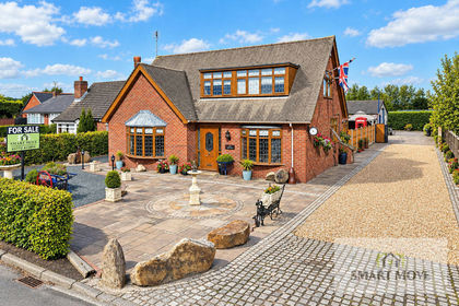 1.2 acres of House with Land for sale in Hesketh-with-Becconsall