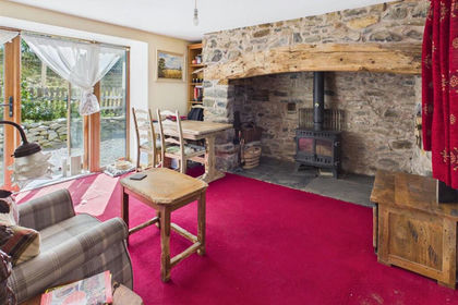 2.6 acres of House with Land for sale in Dwyriw