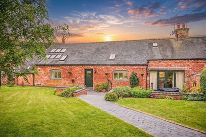 Barn Conversion for sale in Church Broughton