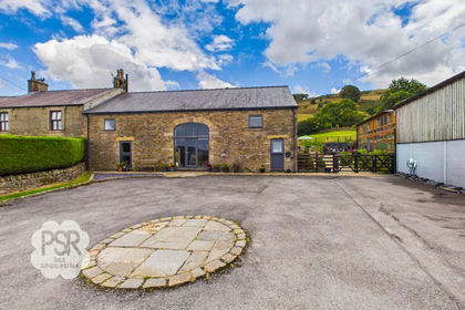 1.5 acres of House with Land for sale in Chapel-en-le-Frith