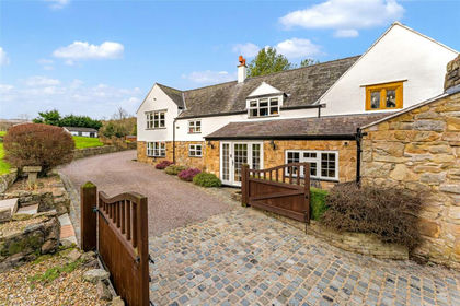 1.2 acres of Historic House for sale in Minera