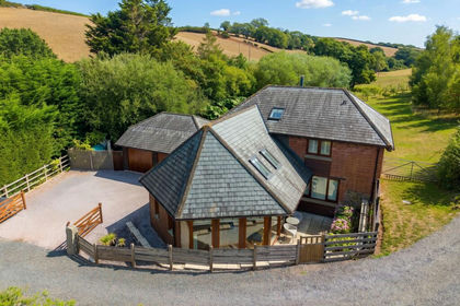 Barn Conversion for sale in Crediton Hamlets