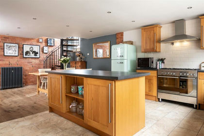 Barn Conversion for sale in Romsley