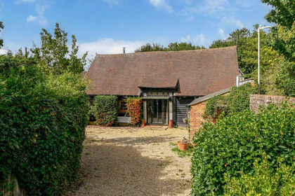 Barn Conversion for sale in Mersham