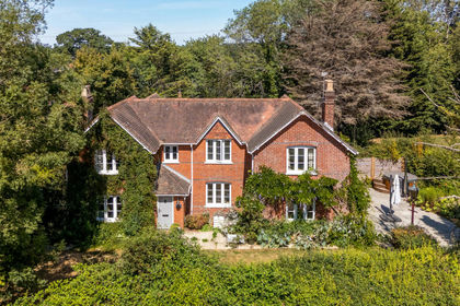 2 acres of House with Land for sale in Wickham and Knowle