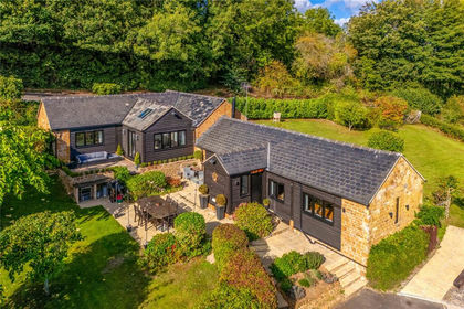 Barn Conversion for sale in Warmington