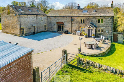 1.5 acres of Farmhouse for sale in Bradfield