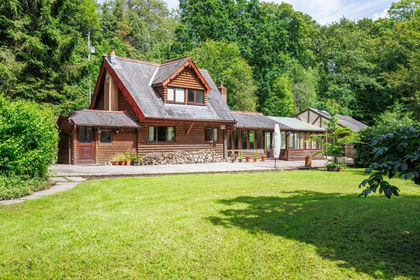 4.3 acres of House with Land for sale in Llantrisant