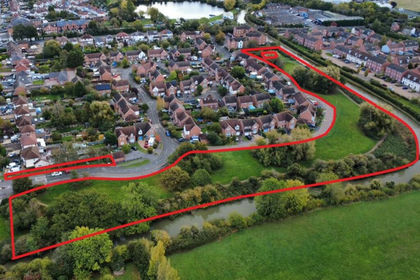 3.3 acres of Cheap Land for auction in Hinckley and Bosworth