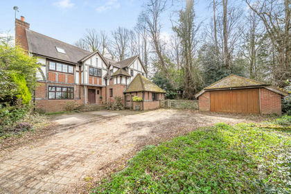 1.5 acres of House with Land for sale in Windlesham
