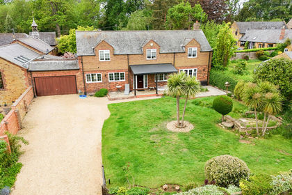2 acres of Equestrian property for sale in Overstone