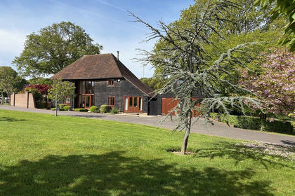 Barn Conversion for sale in Biddenden