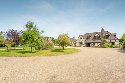 1.2 acres of House with Land for sale in Winkfield