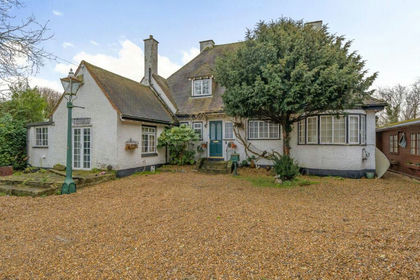 1 acre of House with Land for sale in Runnymede and Weybridge