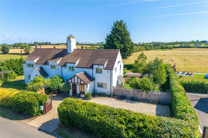 2 acres of House with Land for sale in Childswickham