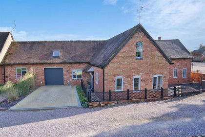 Barn Conversion for sale in Stoneleigh