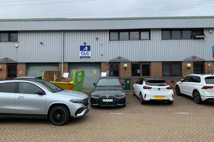 Warehouse for sale in Batchworth