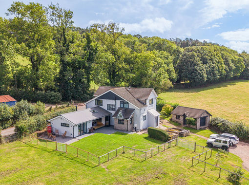1.7 acres of Farmhouse for sale in Monmouth