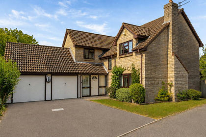 1 acre of House with Land for sale in Corsley
