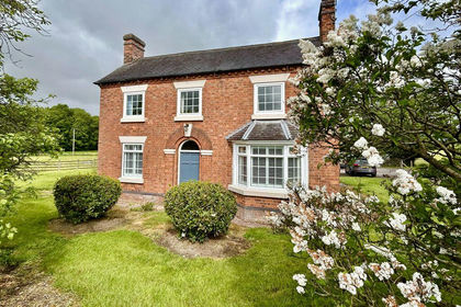 1.6 acres of Farmhouse for sale in Norbury