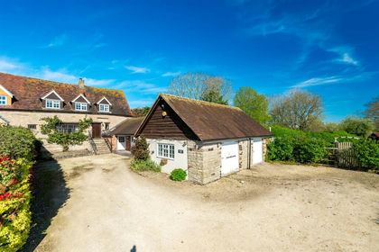 3.8 acres of Barn Conversion for sale in Pirton
