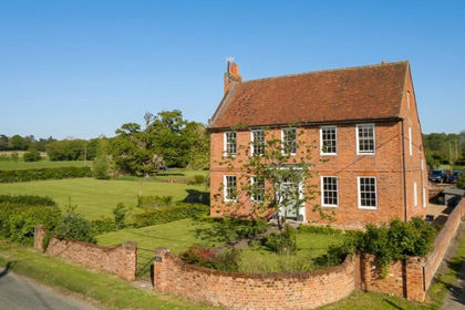 1.4 acres of Farmhouse for sale in Arborfield and Newland