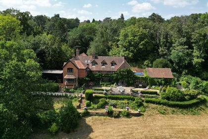 17 acres of House with Land for sale in Farnham