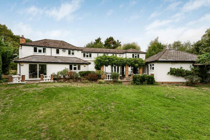 2 acres of House with Land for sale in Windsor