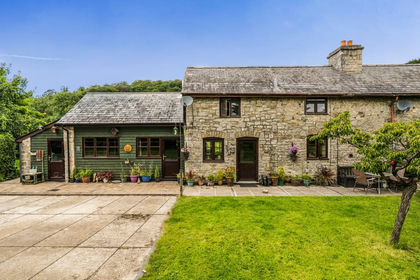 1 acre of Cottage for sale in Old Radnor