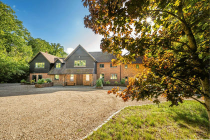 1.4 acres of House with Land for sale in Great Marlow