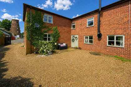 Barn Conversion for sale in Pinchbeck