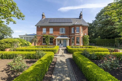 6 acres of House with Land for sale in Shepton Mallet