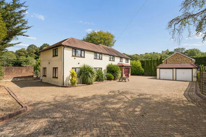 43 acres of House with Land for sale in Chalfont St Giles