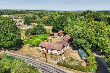 1 acre of House with Land for sale in Broomfield and Kingswood